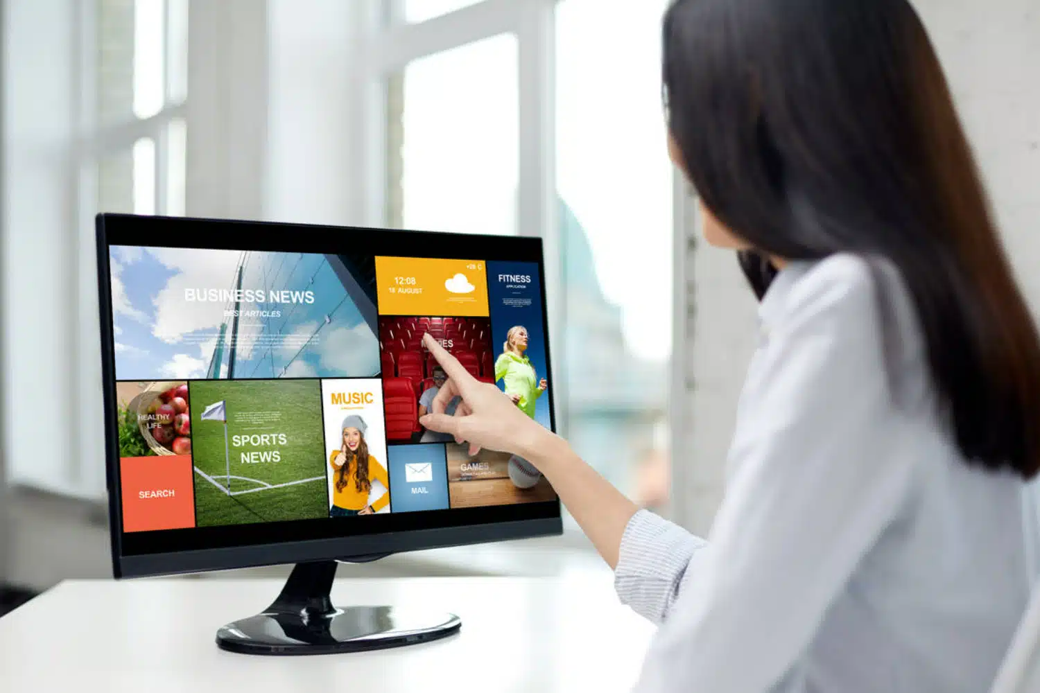 MacBook touchscreen monitors