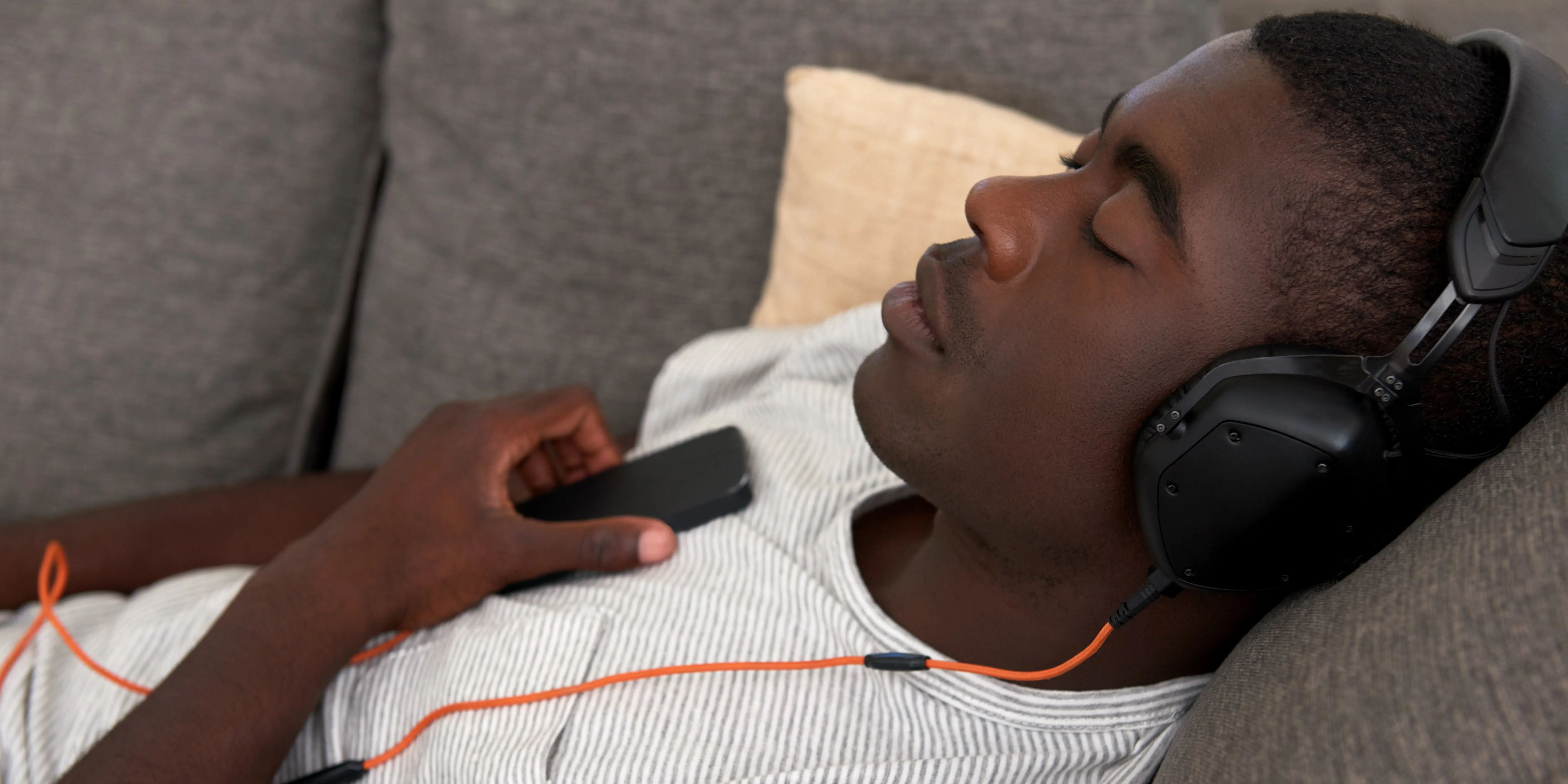 noise canceling headphones